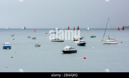 Appedore, DEVON/UK - 14. AUGUST: Segeln im Torridge und Taw Estuary vor Appedore Devon am 14. August 2013 Stockfoto