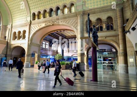 Frankreich, Mosel, Metzer, Kaiserlicher Stadtteil, Bahnhof, erbaut zwischen 1905 und 1908 vom Berliner Architekten Jurgen Kruger, der großen Abfahrtshalle Stockfoto