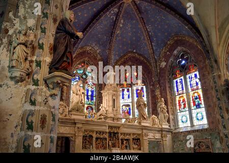 Frankreich, Meuse, Genicourt sur Meuse, St. Mary Magdine Kirche, Statue der Jungfrau, die dem Bildhauer Ligier Richier (16. Jahrhundert) auf dem linken Steinaltarbild zugeschrieben wird Stockfoto