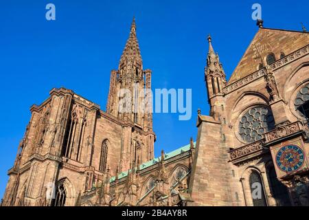 Frankreich, Bas Rhin, Straßburg, Altstadt, die von der UNESCO zum Weltkulturerbe erklärt wurde, Kathedrale Notre Dame, Südfassade Stockfoto