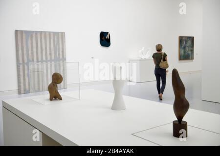 Frankreich, Bas Rhin, Straßburg, Museum für Moderne und Zeitgenössische Kunst von Straßburg (MAMCS) des Architekten Adrien Fainsilber, Skulpturen von Jean (Hans) Arp Stockfoto