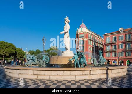 Frankreich, Alpen Maritimes, Nizza, Place Massena, Fontaine du Soleil und Appollon Statue Stockfoto