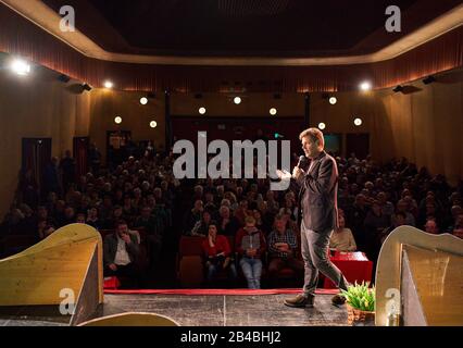 Robert Habeck in Marktoberdorf, 5. März 2020. Der Politiker Robert HABECK, Bundesvorsitzender Bündnis 90 die Gruenen spricht bei seinem Besuch im Kino Filmburg am 5. März 2020 in Marktoberdorf © Peter Schatz / Alamy Live News Stockfoto