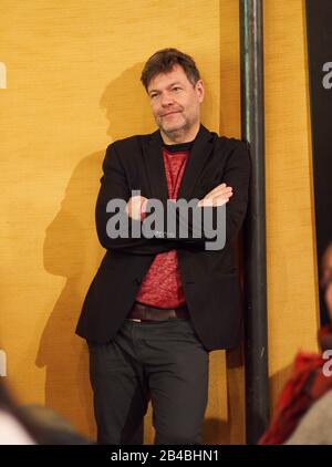 Robert Habeck in Marktoberdorf, 5. März 2020. Der Politiker Robert HABECK, Bundesvorsitzender Bündnis 90 die Gruenen spricht bei seinem Besuch im Kino Filmburg am 5. März 2020 in Marktoberdorf © Peter Schatz / Alamy Live News Stockfoto