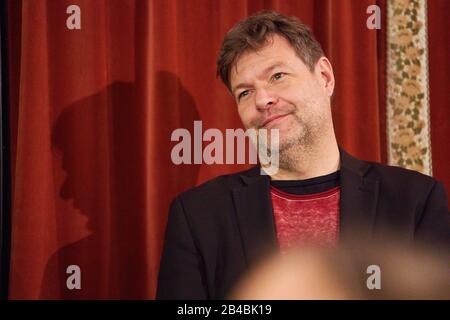 Robert Habeck in Marktoberdorf, 5. März 2020. Der Politiker Robert HABECK, Bundesvorsitzender Bündnis 90 die Gruenen spricht bei seinem Besuch im Kino Filmburg am 5. März 2020 in Marktoberdorf © Peter Schatz / Alamy Live News Stockfoto