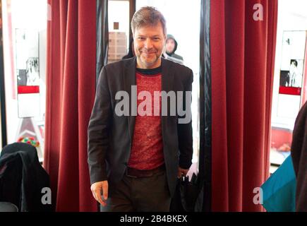 Robert Habeck in Marktoberdorf, 5. März 2020. Der Politiker Robert HABECK, Bundesvorsitzender Bündnis 90 die Gruenen spricht bei seinem Besuch im Kino Filmburg am 5. März 2020 in Marktoberdorf © Peter Schatz / Alamy Live News Stockfoto