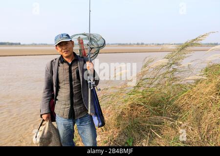 China, Provinz Henan, Zhengzhou, Gelber Fluss, Fischer Stockfoto