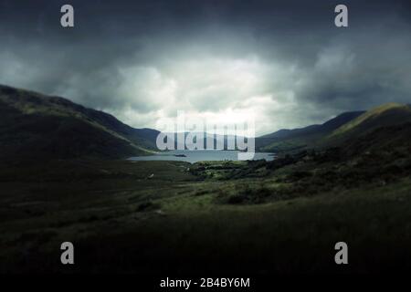 Typischer Panoramablick über grüne Wiesen in Westirland, Wicklow Mountains Stockfoto