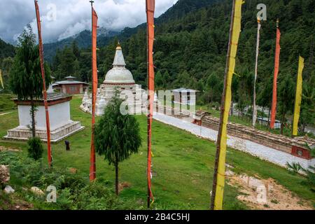 Chendebji Chorten-Stupa oder Chorten Charo Kasho, erbaut im 19. Jahrhundert von Lama Shida, Bhutan Stockfoto