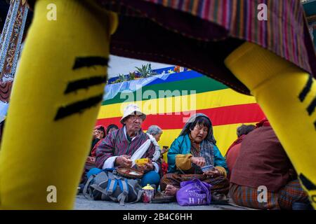 Widmet sich dem nationalen Denkmal Chorten Stupa in Thimphu Bhutan während des jährlichen Moelam Chenmo, das das Große Gebet-Festival und viele religiöse Stockfoto