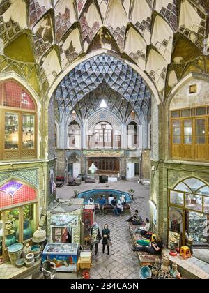 Kashan, Iran. April 2017. Stadtansicht von Kashan - Dem Basar in der iranischen Stadt Kashan, aufgenommen am 29. April 2017. Weltweite Nutzung Credit: Dpa / Alamy Live News Stockfoto