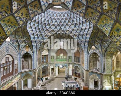 Kashan, Iran. April 2017. Stadtansicht von Kashan - Dem Basar in der iranischen Stadt Kashan, aufgenommen am 29. April 2017. Weltweite Nutzung Credit: Dpa / Alamy Live News Stockfoto