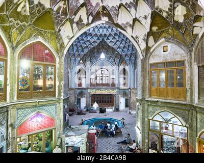 Kashan, Iran. April 2017. Stadtansicht von Kashan - Dem Basar in der iranischen Stadt Kashan, aufgenommen am 29. April 2017. Weltweite Nutzung Credit: Dpa / Alamy Live News Stockfoto