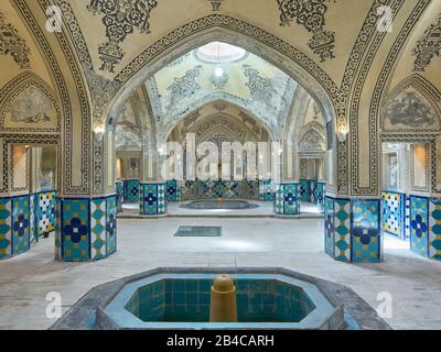 Kashan, Iran. April 2017. Blick auf die Stadt Kaschan - Das Sultan-Amir-Ahmad-Bath-Haus, auch Qasemi-Bath-Haus im historischen Zentrum der iranischen Stadt Kaschan genannt, wurde am 29. April 2017 aufgenommen. Weltweite Nutzung Credit: Dpa / Alamy Live News Stockfoto