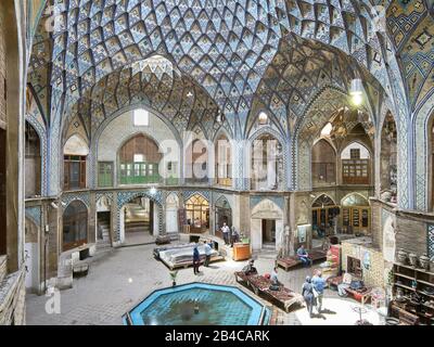 Kashan, Iran. April 2017. Stadtansicht von Kashan - Dem Basar in der iranischen Stadt Kashan, aufgenommen am 29. April 2017. Weltweite Nutzung Credit: Dpa / Alamy Live News Stockfoto