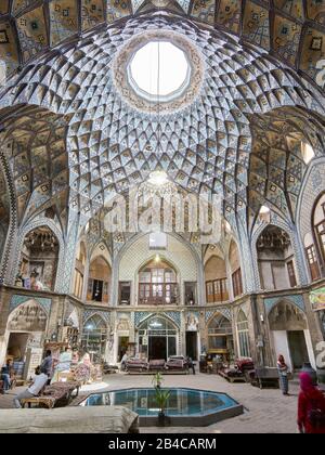 Kashan, Iran. April 2017. Stadtansicht von Kashan - Dem Basar in der iranischen Stadt Kashan, aufgenommen am 29. April 2017. Weltweite Nutzung Credit: Dpa / Alamy Live News Stockfoto