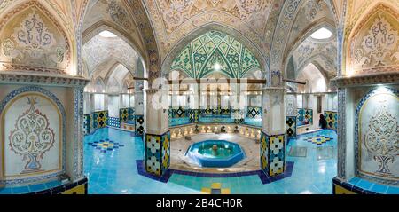 Kashan, Iran. April 2017. Blick auf die Stadt Kaschan - Das Sultan-Amir-Ahmad-Bath-Haus, auch Qasemi-Bath-Haus im historischen Zentrum der iranischen Stadt Kaschan genannt, wurde am 29. April 2017 aufgenommen. Weltweite Nutzung Credit: Dpa / Alamy Live News Stockfoto