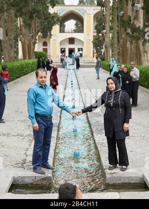 Kashan, Iran. April 2017. Stadtansicht von Kashan - Fin Garden (Bagh-e Fin) in der iranischen Stadt Kashan, aufgenommen am 28. April 2017. Weltweite Nutzung Credit: Dpa / Alamy Live News Stockfoto