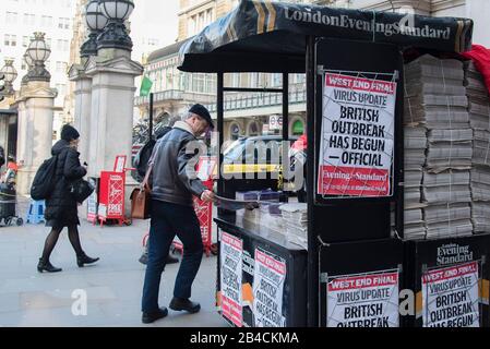 London, Großbritannien. März 2020. Coronavirus dominiert die Titelseite des London Evening Standard in London, Großbritannien am 6. März 2020. Coronavirus (Covid-19), das als offically a Ausbruch in Großbritannien erklärt wurde. Die Zahl der Fälle von Coronavirus im Vereinigten Königreich ist auf 163 gestiegen, ein Anstieg von 48 Fällen an einem einzigen Tag. (Foto von Claire Doherty/Sipa USA) Credit: SIPA USA/Alamy Live News Stockfoto