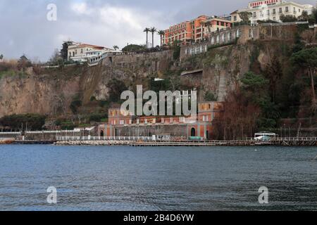 Sorrento - Alberghi sul porto di Marina Piccola Stockfoto