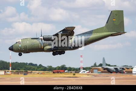 Fairford/GROSSBRITANNIEN - 12. JULI 2018: Deutsche Luftwaffe Luftwaffe Transall C-160D 5072 Transportflugzeug Ankunft und Landung für RIAT Royal Internat Stockfoto