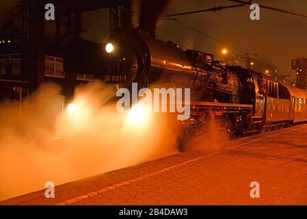 Europa, Deutschland, Hamburg, Dampflok 35 1097-1, Baujahr 1959 für die DDR, Nachthalt in Hamburg-Harburg, 2.3.2019 Stockfoto