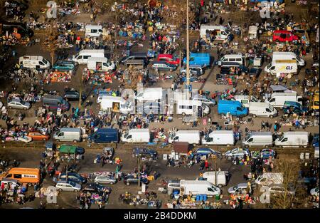 Luftbild, Flohmarkt Gelsenkirchen, südlich der Arena Schalke, Gelsenkirchen, Ruhrgebiet, Nordrhein-Westfalen, Deutschland Stockfoto