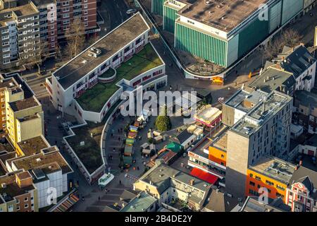 Luftbild, neues Medienhaus WAZ, Weihnachtsmarkt, Robert Brauner Platz, Herne, Ruhrgebiet, Nordrhein-Westfalen, Deutschland Stockfoto