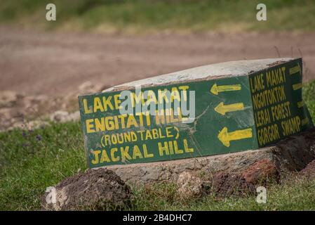 Tansania, Nordtansania, Serengeti-Nationalpark, Ngorongoro-Krater, Tarangire, Arusha und Lake Manyara, Wegweiser Stockfoto