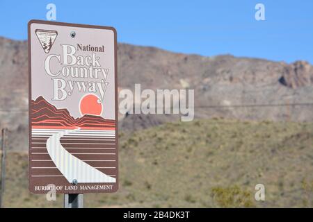 National Back Country Byway Anmelden auf U.S. Route 66. Mohave County, Sonoran Desert, Arizona USA Stockfoto