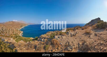 Panorama-Landschaft von der Küste am Preveli-Strand, auf Crete, Griechenland Stockfoto