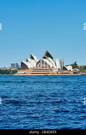 Landschaft des Opernhauses im Frühling, Sydney, New South Wales, Australien, Oceania Stockfoto