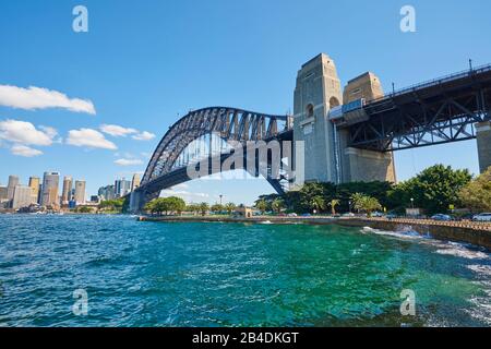 Landschaft von der Harbour Bridge in Sydney im Frühjahr, Sydney, New South Wales, Australien, Oceania Stockfoto