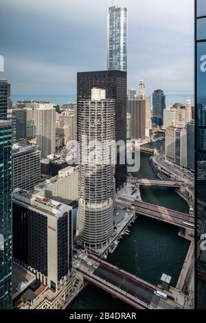 Chicago River und Marina City Stockfoto