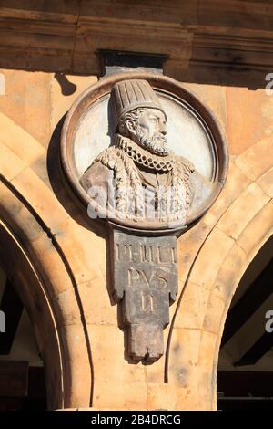 Medaillon von König Philipp II Am Plaza Mayor Platz, Salamanca, Kastile und Leon, Spanien, Europa Stockfoto