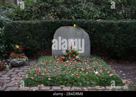 Greifen Sie, Willy Brandt, Waldfriedhof, Potsdamer Chaussee, Zehlendorf, Berlin, Deutschland Stockfoto