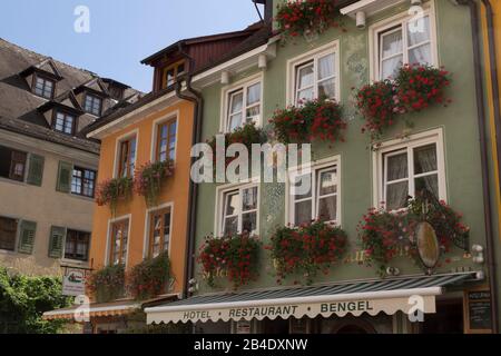 Meersburg, Deutschland - 07. Sept. 2015: Meersburg, eine Stadt im südwestdeutschen Land Baden-Württemberg. Am Ufer des Bodenseeufers (Bodensee), Stockfoto