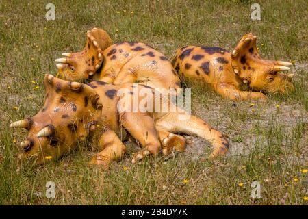 Giveskud, Dänemark - 16. juli 2019: Dinosaurier von Natur aus glauben Größen, wie sie waren, als sie am Leben waren. Stockfoto