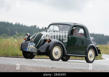 Bad König, Hessen, Deutschland, FIAT 500 A Topolino, Baujahr 1938, 569   Hubraum, 10 KW beim klassischen Festival. Stockfoto