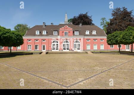 Blick auf Schloss Oberhaushausen, Oberhausener Land, Nordrhein-Westfalen, Deutschland Stockfoto