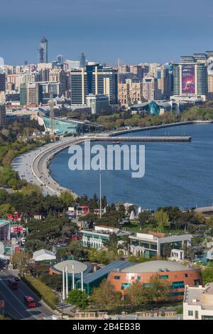 Aserbaidschan, Baku, Bulvar Promenade, Baku Eye Riesenrad, hohe Betrachtungswinkel Stockfoto