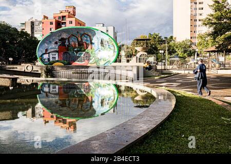 Akustikhülle am Dogello Goss Square. Concordia, Santa Catarina, Brasilien. Stockfoto