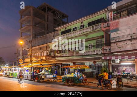 Laos, Vientiane, Mekong Riverfront Night Market, Lebensmittelhändler, keine Veröffentlichungen Stockfoto