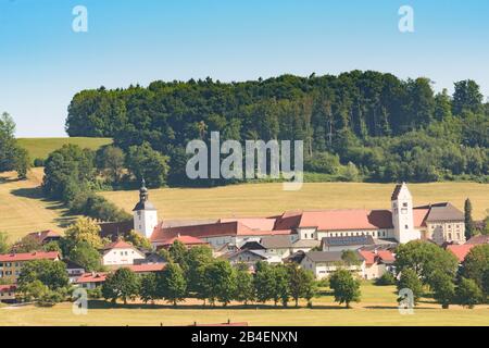 Dorfbeuern, Stift Michaelbeuern, Dorf im Flachgau, Salzburg, Österreich Stockfoto