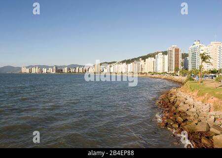 Centro da Cidade de Florinópolis, vista a partir do mar de dentro, orla da Baía Norte, Downtown von Florinópolis, Blick Vom Meer Von Withi Aus Stockfoto