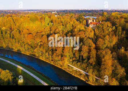 Isar-Werkkanal, Schloss Schwaneck in Pullach im Isartal, bei München, Luftbild, Oberbayern, Bayern, Deutschland Stockfoto