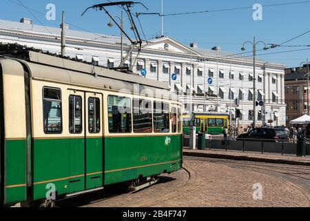 Helsinki, Kaupatori, Straßenbahn Stockfoto