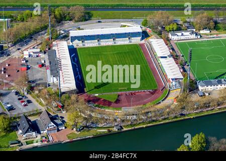 Luftbild des Fußballstadions Stadion Niederrhein SC Rot-Weiss Oberhausener EV, Fanshop, Sport- und Freizeitanlage SSB, TC Sterkrade 1869 EV in Oberhaushausen im Ruhrgebiet im Bundesland Nordrhein-Westfalen, Deutschland. Stockfoto