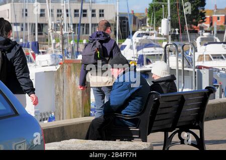 Weymouth. März 2020. Wetter in Großbritannien. Die Menschen beginnen das Wochenende früh, wenn Sonnenschein in die Stadt zurückkehrt. Kredit: Stuart frettwell/Alamy Live News Stockfoto