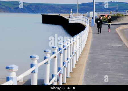 Weymouth. März 2020. Wetter in Großbritannien. Die Menschen beginnen das Wochenende früh, wenn Sonnenschein in die Stadt zurückkehrt. Kredit: Stuart frettwell/Alamy Live News Stockfoto